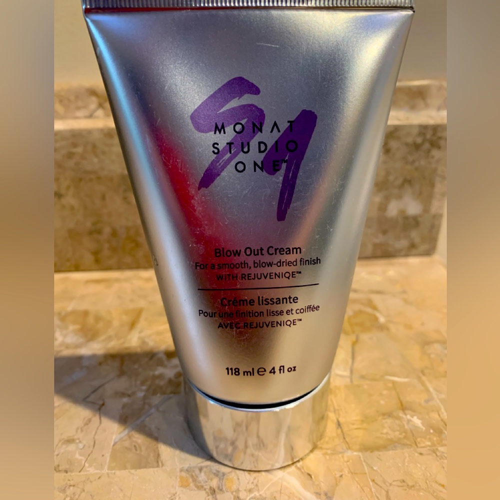 New, Unopened MONAT Blow Dry Cream